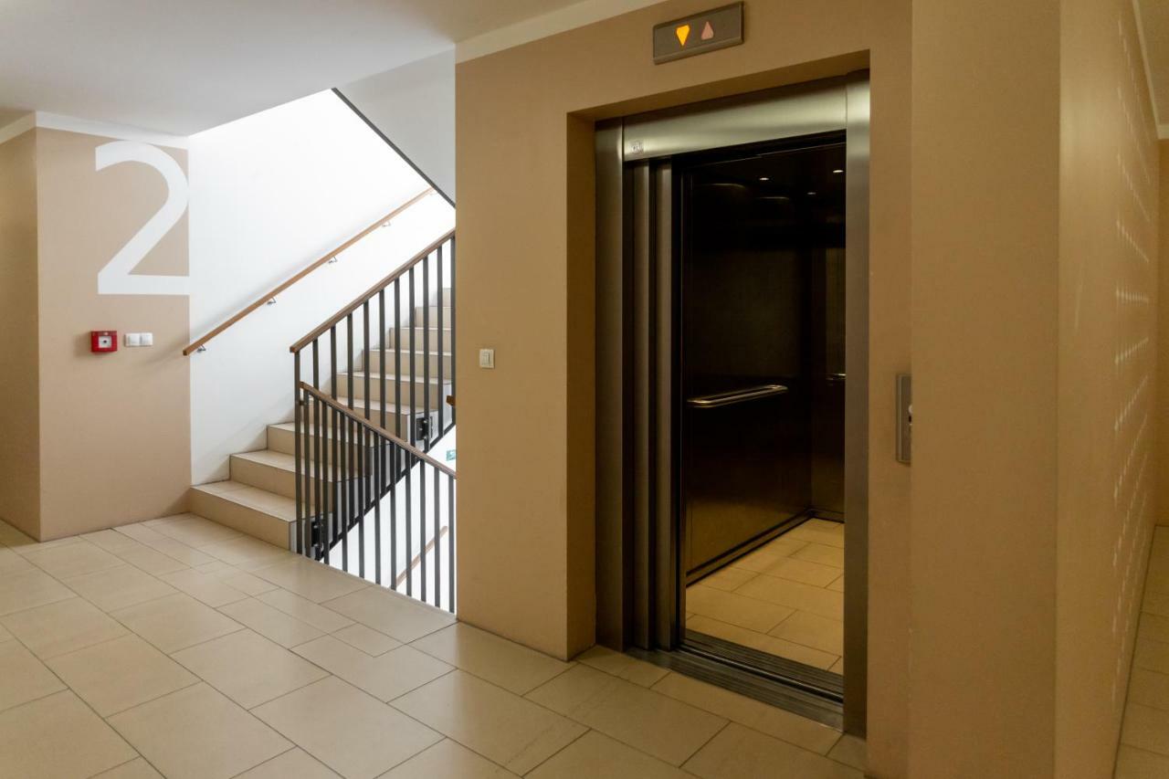 Prague Days - Family 2Bdr Apt - Garage Parking - Balcony 外观 照片