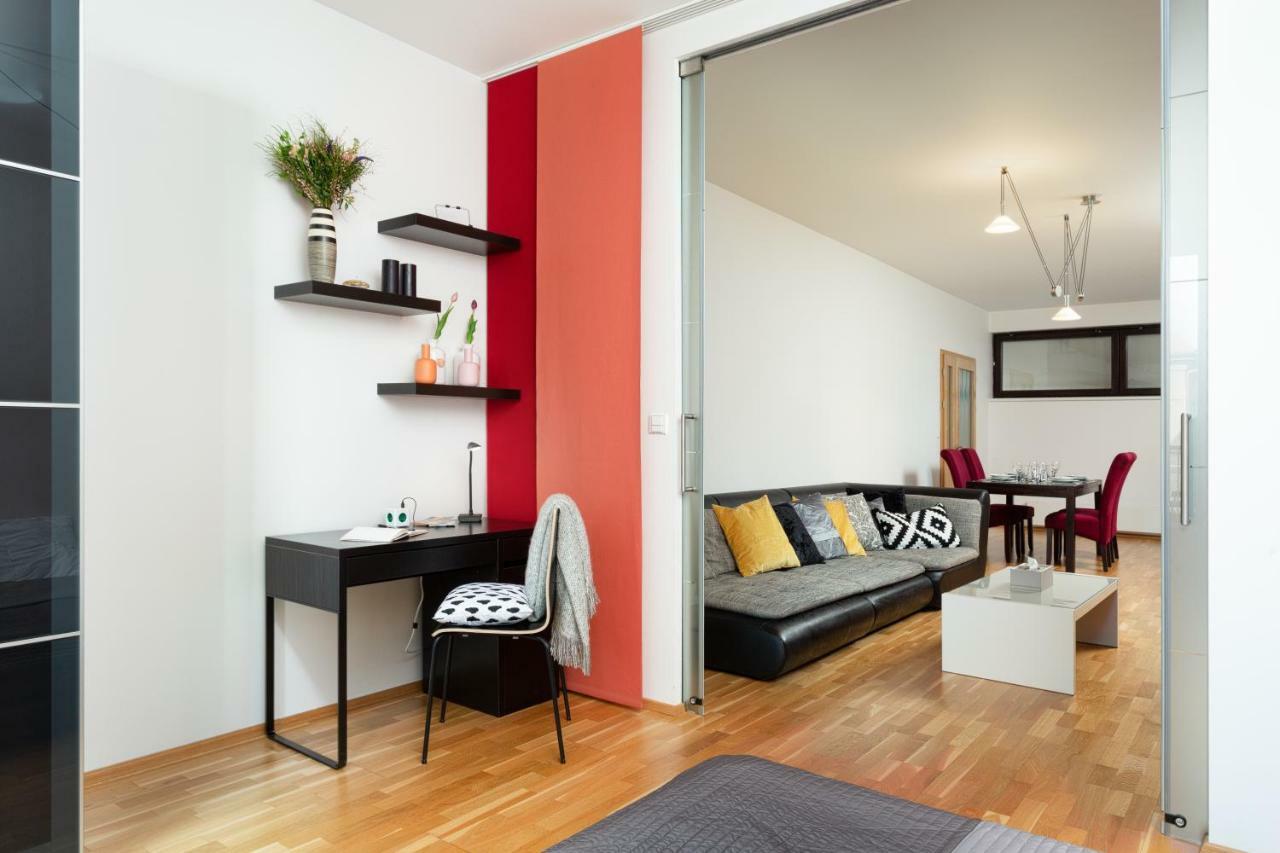 Prague Days - Family 2Bdr Apt - Garage Parking - Balcony 外观 照片